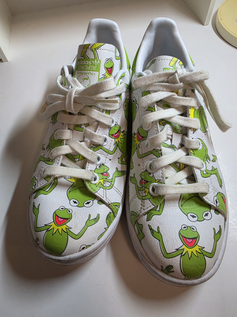 adidas Kids White & Green Kermit Graphic Sneakers
